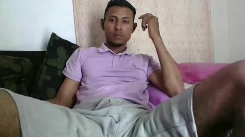 Snapshot of sexyleon69 chatting on 03/13/26, 06:20 Sexy leon online show from 03/13/26, 06:20