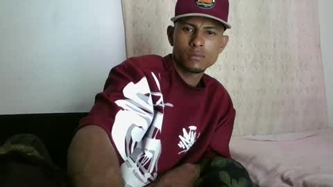 Snapshot of sexyleon69 chatting on 03/16/26, 06:28 Sexy leon online show from 03/16/26, 06:28