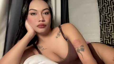 maxine online show from 05/18/26, 05:41