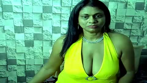 Snapshot of sexymaturemilf01 chatting on 07/12/26, 03:19 sexymaturemilf01 online show from 07/12/26, 03:19