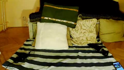 Snapshot of sexymayagold chatting on 06/05/26, 06:57 Squirty Maya Gold online show from 06/05/26, 06:57