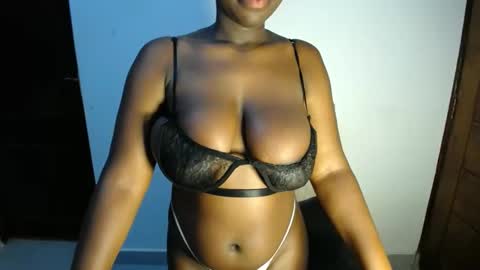 Snapshot of sexymelaninn chatting on 03/07/25, 09:18 Sexy Melanin online show from 03/07/25, 09:18