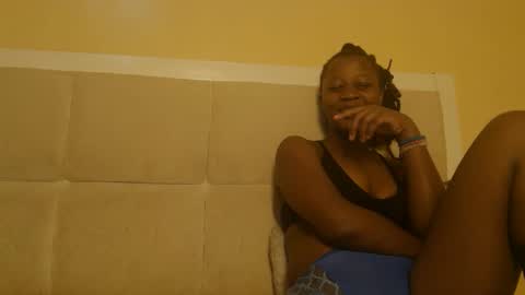 Snapshot of sexymia56 chatting on 09/19/25, 07:14 Miss mia online show from 09/19/25, 07:14