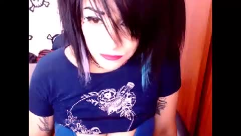 Snapshot of sexymone0618 chatting on 03/22/26, 01:53 sexymone0618 online show from 03/22/26, 01:53