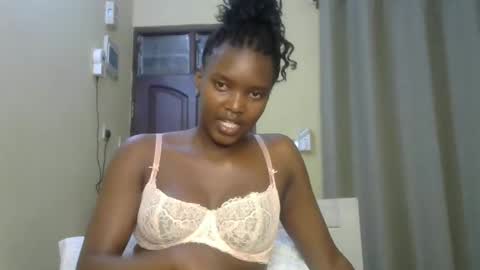 Snapshot of sexypetite_lee chatting on 01/06/25, 07:02 Lee online show from 01/06/25, 07:02