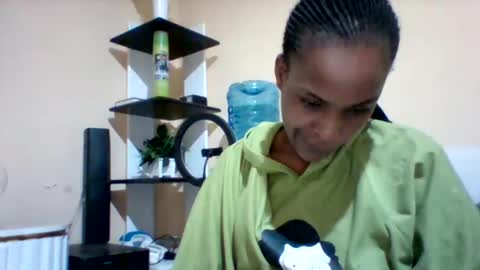 DOVY ACHIENG online show from 09/21/25, 10:00