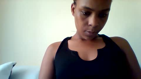 DOVY ACHIENG online show from 10/16/25, 11:11