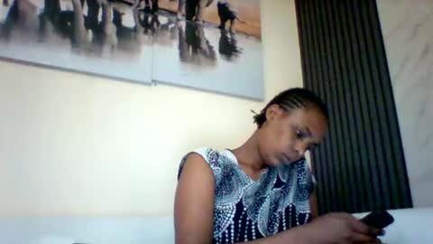DOVY ACHIENG online show from 10/20/25, 06:25