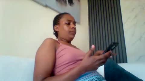 DOVY ACHIENG online show from 10/25/25, 09:17