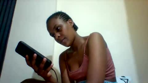 DOVY ACHIENG online show from 10/25/25, 09:20