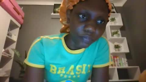 sexyquin1 online show from 02/17/25, 05:10