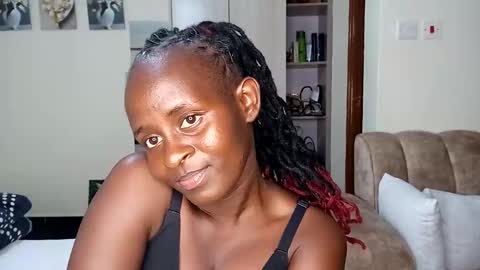 sexyreddebony online show from 01/17/25, 02:18