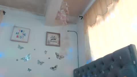 Snapshot of sexysafiravenus chatting on 01/28/25, 05:03 Venus Independent Model online show from 01/28/25, 05:03