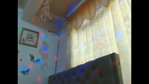 Snapshot of sexysafiravenus chatting on 10/17/25, 06:43 Venus Independent Model online show from 10/17/25, 06:43