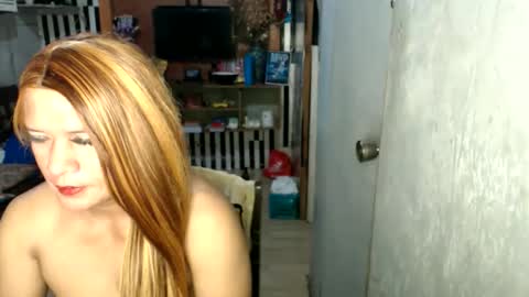 Snapshot of sexyseductionxx chatting on 06/07/26, 01:37 carl online show from 06/07/26, 01:37