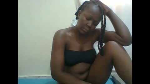 PAULINE online show from 11/01/25, 06:37