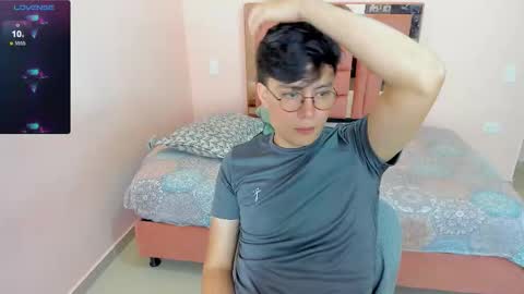 Snapshot of sexystteven chatting on 10/16/25, 12:33 Jeff online show from 10/16/25, 12:33