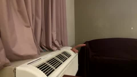 Smooth bi guy online show from 10/01/25, 09:04