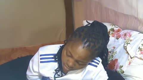 sexyvishy254 online show from 12/04/25, 11:30