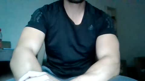 Snapshot of sexyyphilip chatting on 06/02/26, 08:00 sexyyphilip online show from 06/02/26, 08:00
