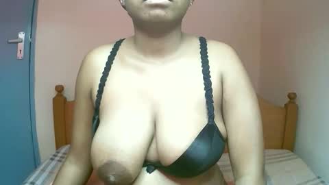 sexyyred_ online show from 09/18/25, 10:28