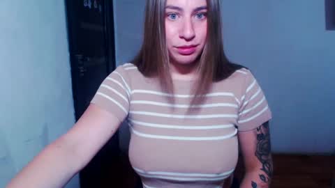 Snapshot of sexyyuliia777 chatting on 07/05/26, 06:31 Yuliia online show from 07/05/26, 06:31