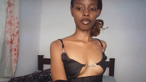 sexyzuriel online show from 02/18/26, 05:03