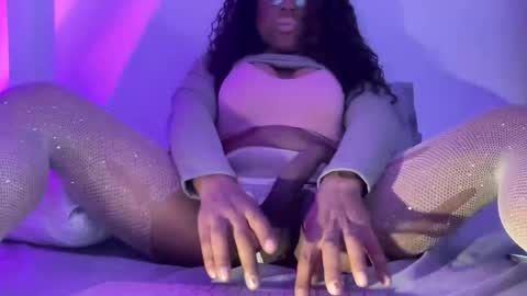 sf_bella online show from 03/17/26, 09:07