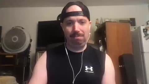 Snapshot of sfgiants1982 chatting on 10/14/25, 07:36 sfgiants1982 online show from 10/14/25, 07:36