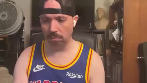 Snapshot of sfgiants1982 chatting on 10/17/25, 12:25 sfgiants1982 online show from 10/17/25, 12:25