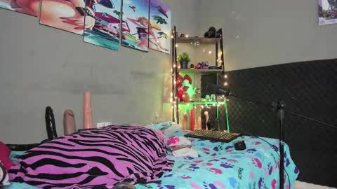 shadia online show from 10/27/25, 04:49