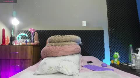 Snapshot of shadia_squirt chatting on 06/14/26, 02:46 shadia online show from 06/14/26, 02:46