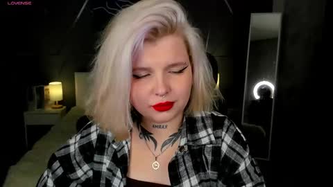 Lana online show from 11/08/25, 08:14