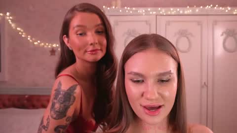 Snapshot of shadowladyyy chatting on 01/05/25, 04:48 Sindy and Nancy Next stream 1 December online show from 01/05/25, 04:48