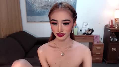 Snapshot of shaina_cummer chatting on 01/07/26, 12:51 shaina online show from 01/07/26, 12:51