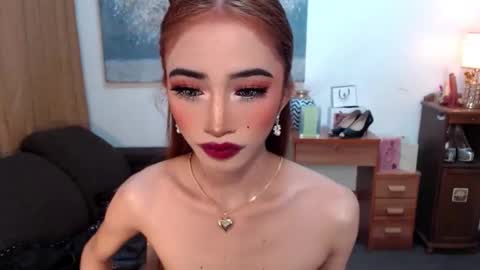 Snapshot of shaina_cummer chatting on 01/09/26, 01:52 shaina online show from 01/09/26, 01:52