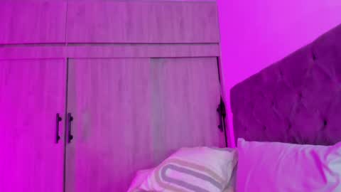 Shaina Vasquez online show from 05/06/26, 01:03