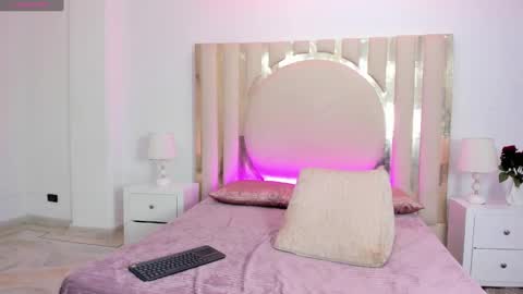 Shaina online show from 02/13/25, 10:43