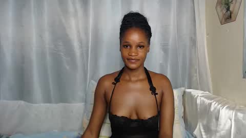 Snapshot of shakkiecam chatting on 10/06/25, 08:12 Shaky online show from 10/06/25, 08:12