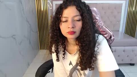 Snapshot of shalon_diaz_sub chatting on 12/17/24, 04:11 Shalon online show from 12/17/24, 04:11