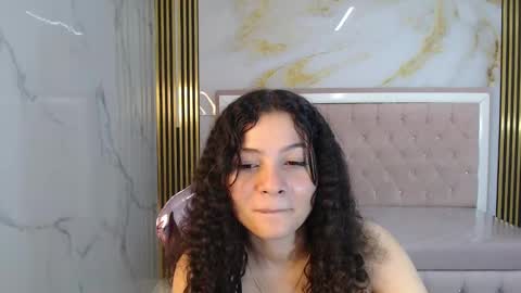 Snapshot of shalon_diaz_sub chatting on 01/03/25, 04:06 Shalon online show from 01/03/25, 04:06