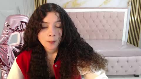Snapshot of shalon_diaz_sub chatting on 01/22/25, 01:21 Shalon online show from 01/22/25, 01:21