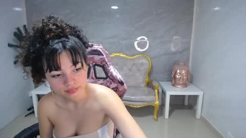 Snapshot of shalon_diaz_sub chatting on 02/05/25, 11:06 Shalon online show from 02/05/25, 11:06