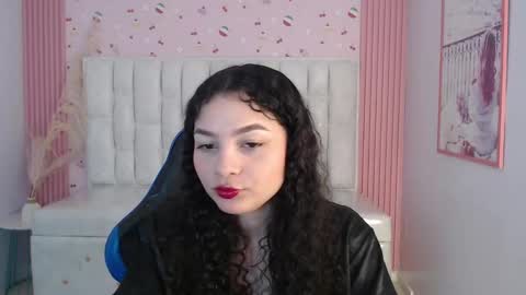Snapshot of shalon_diaz_sub chatting on 10/17/25, 02:41 Shalon online show from 10/17/25, 02:41