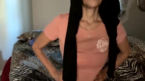 Snapshot of shamanwoman chatting on 12/01/24, 04:29 Shaman Woman online show from 12/01/24, 04:29