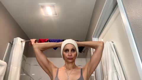 Snapshot of shamanwoman chatting on 02/01/25, 03:30 Shaman Woman online show from 02/01/25, 03:30