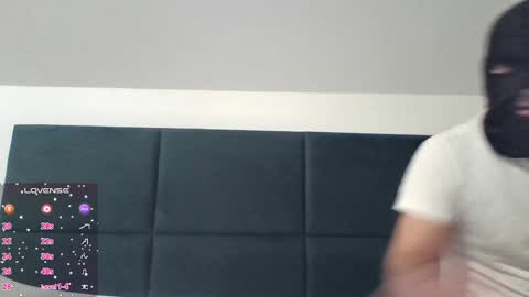 Snapshot of shamelesscouple2 chatting on 01/01/25, 07:43 shamelesscouple2 online show from 01/01/25, 07:43