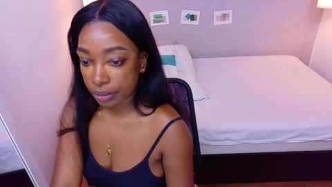 Snapshot of shamira_moore chatting on 10/17/25, 02:08 Catalina online show from 10/17/25, 02:08