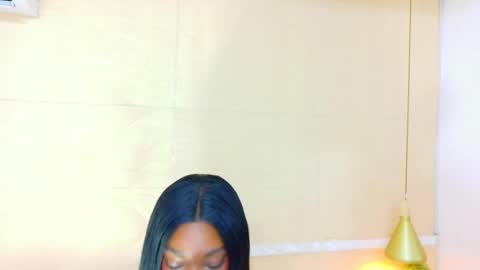 Catalina online show from 11/19/25, 09:15