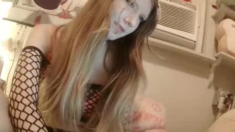 Snapshot of shampooprincess001 chatting on 03/21/26, 01:32 shampooprincess001 online show from 03/21/26, 01:32
